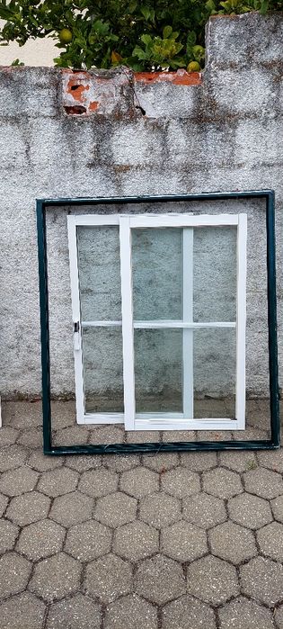 Janelas de alumínio com vidro duplo.