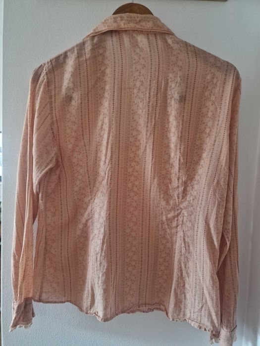 Camisa vintage com folhos