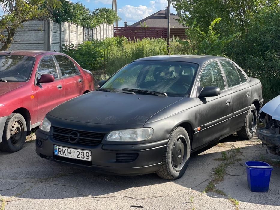 Opel Omega.