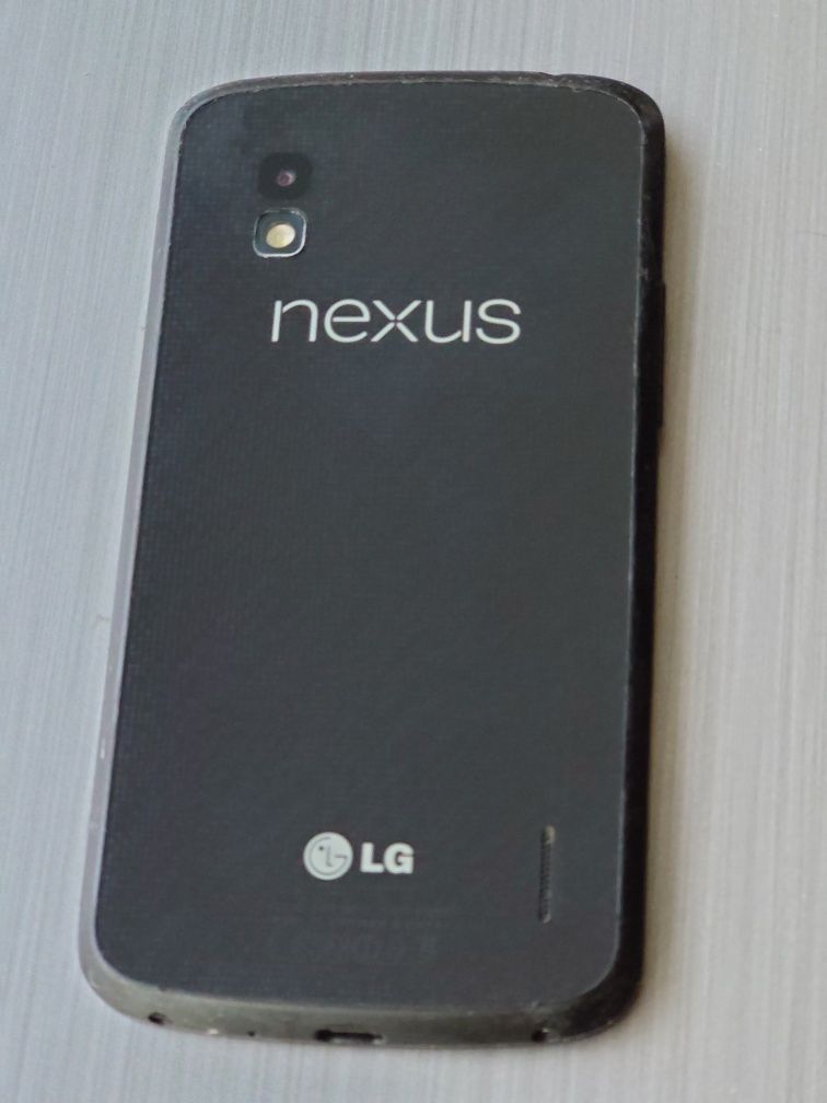 Смартфон LG Google Nexus 4 E960