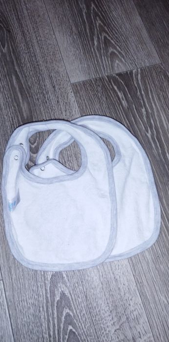 Слюнявчики фартухи араратки нагрудніки нагрудники