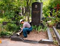 Уборка могил,реставрация памятников любой сложности в Днепре