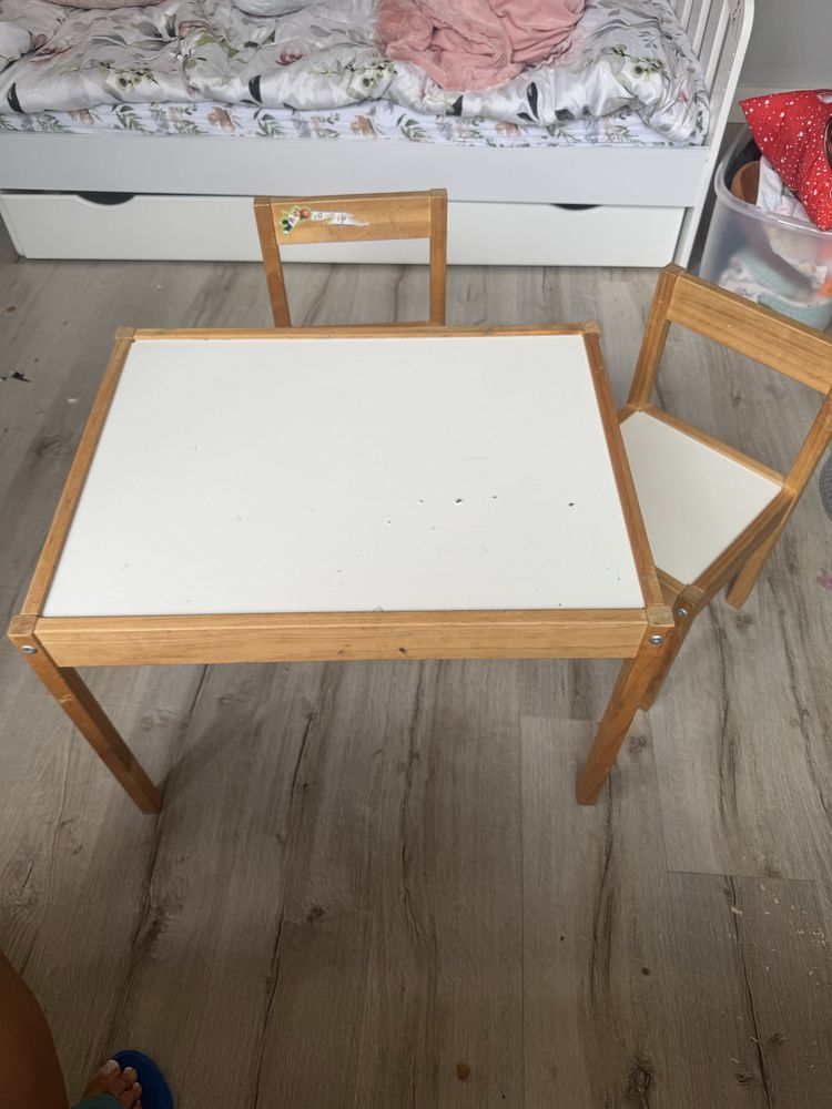 Stolik i 2 krzeselka ikea