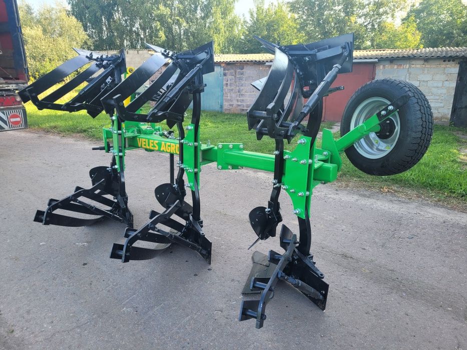 Плуг оборотний Велес Агро ПОН-2-35+1