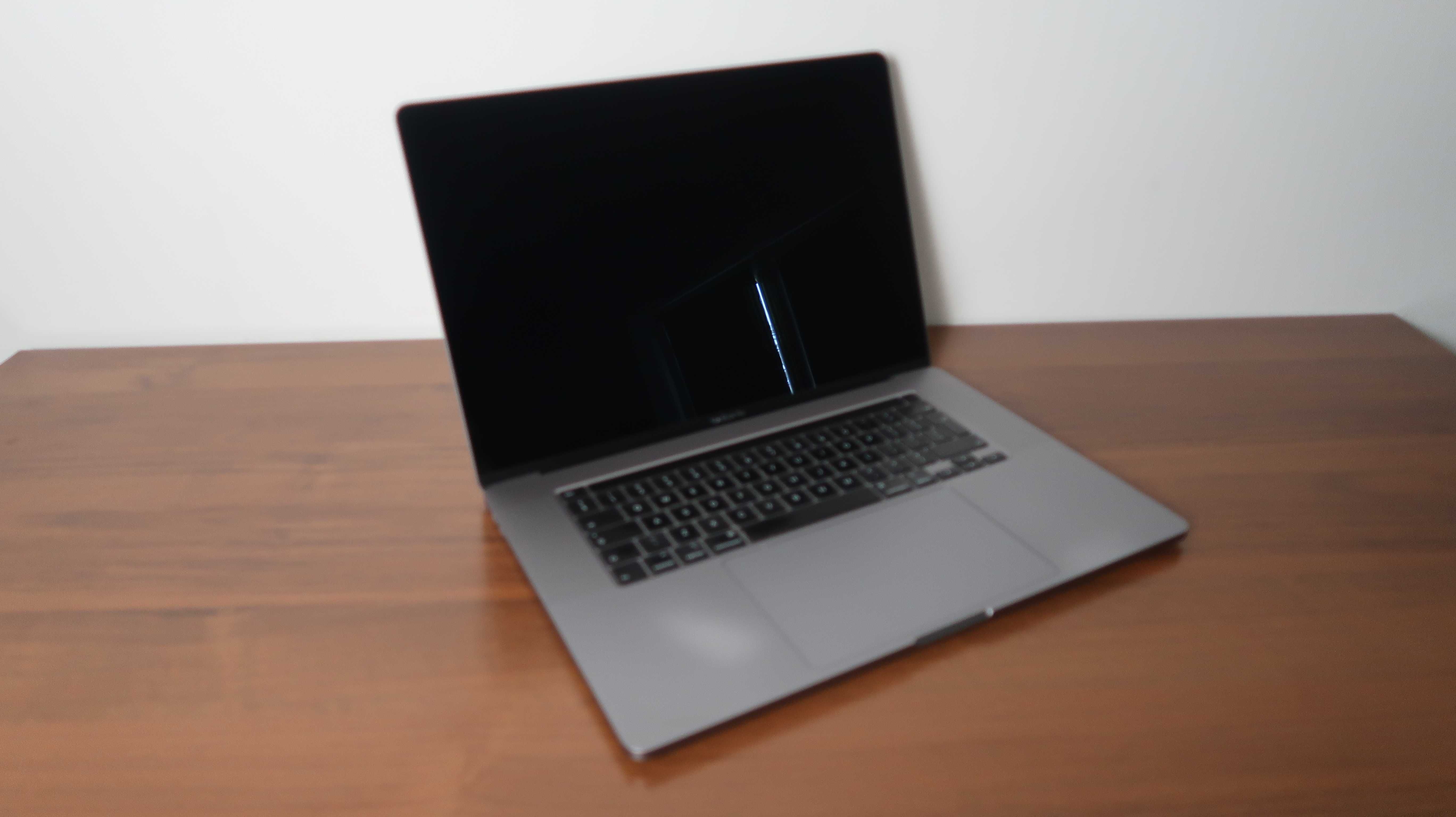 Macbook Pro 2,6Ghz i7 32GB RAM 500GB 16''