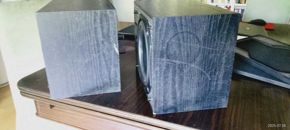 Colunas de som KEF C20