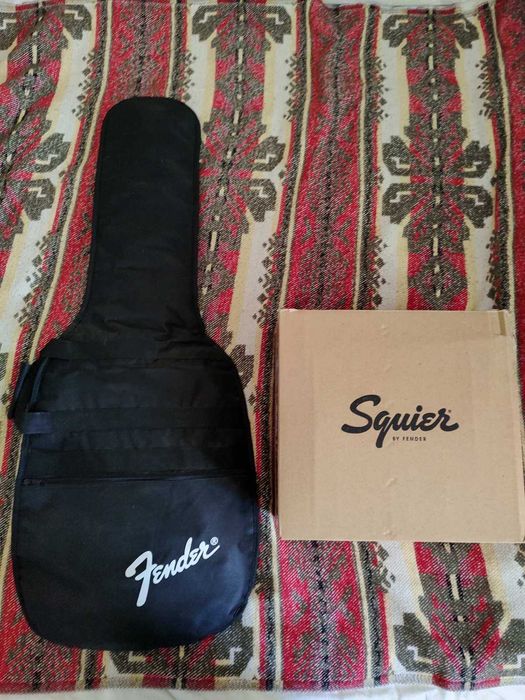 Електрогітара Squier BY Fender Sonic Stratocaster + комбопідсилювач