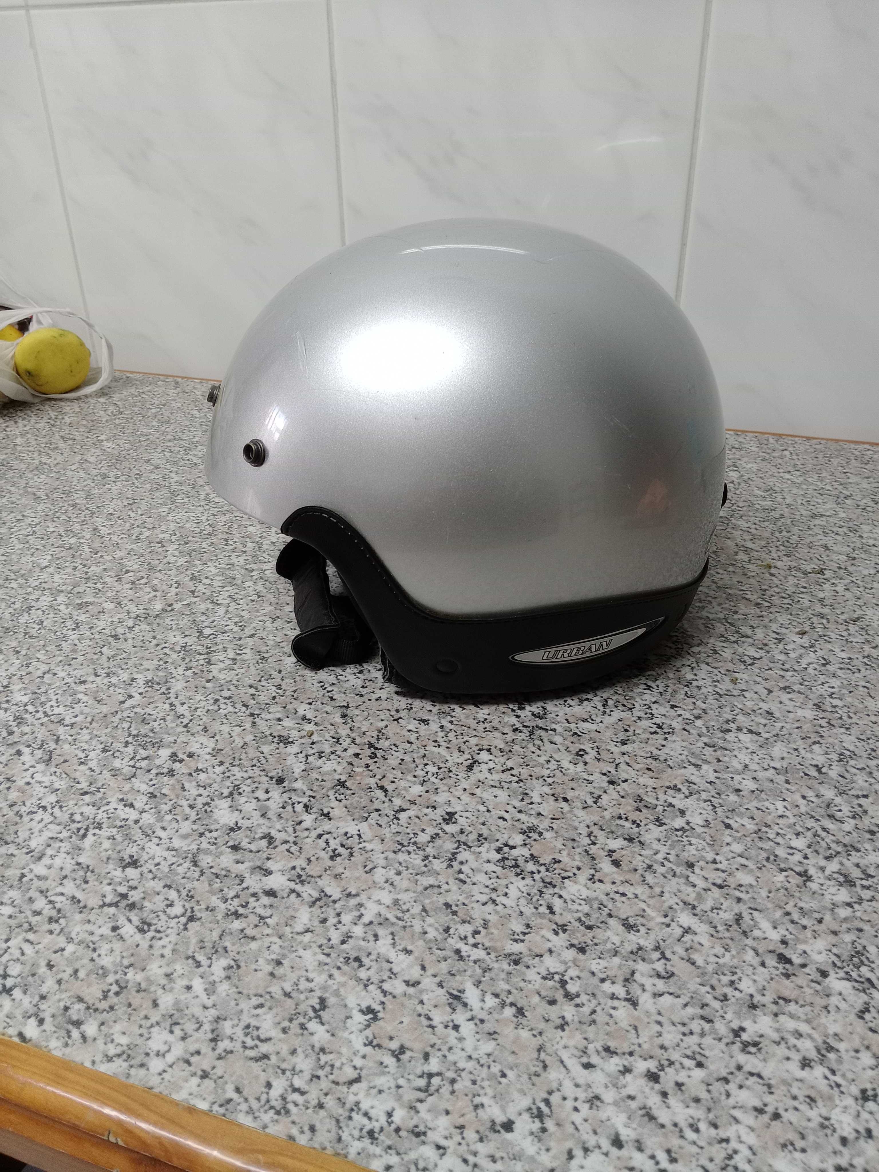 capacete GPA cinza claro metalizado