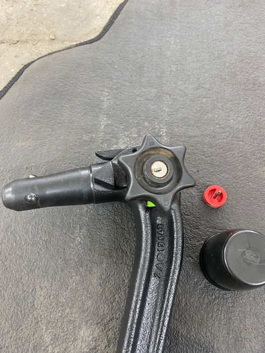 Сйомний фаркоп Форд фокус 3/2