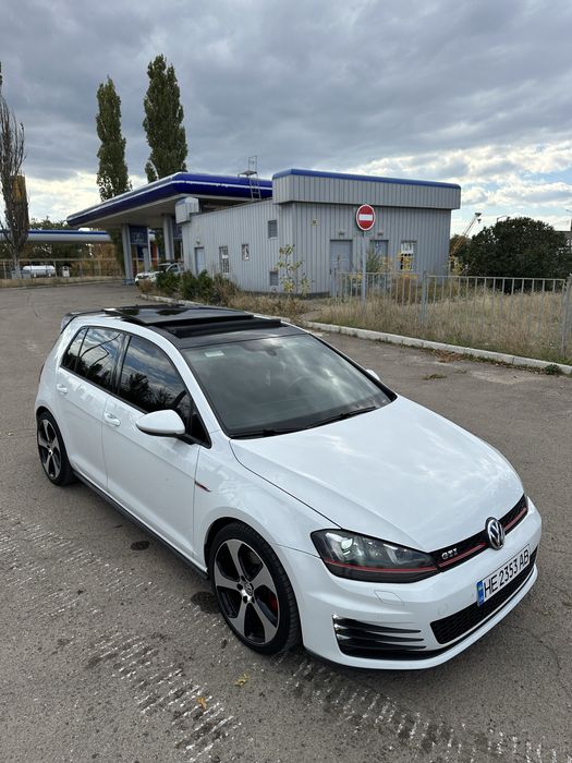 Volkswagen Golf GTI 7