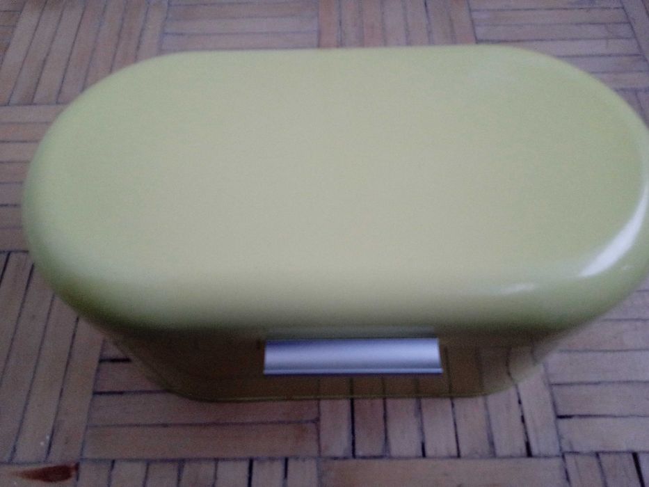 duże żółte metalowe pudełko/kuferek  na kosmetyki