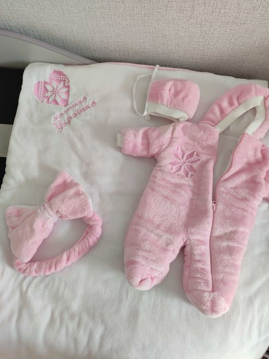 Дитячий конверт та комбінезон для новонароджених