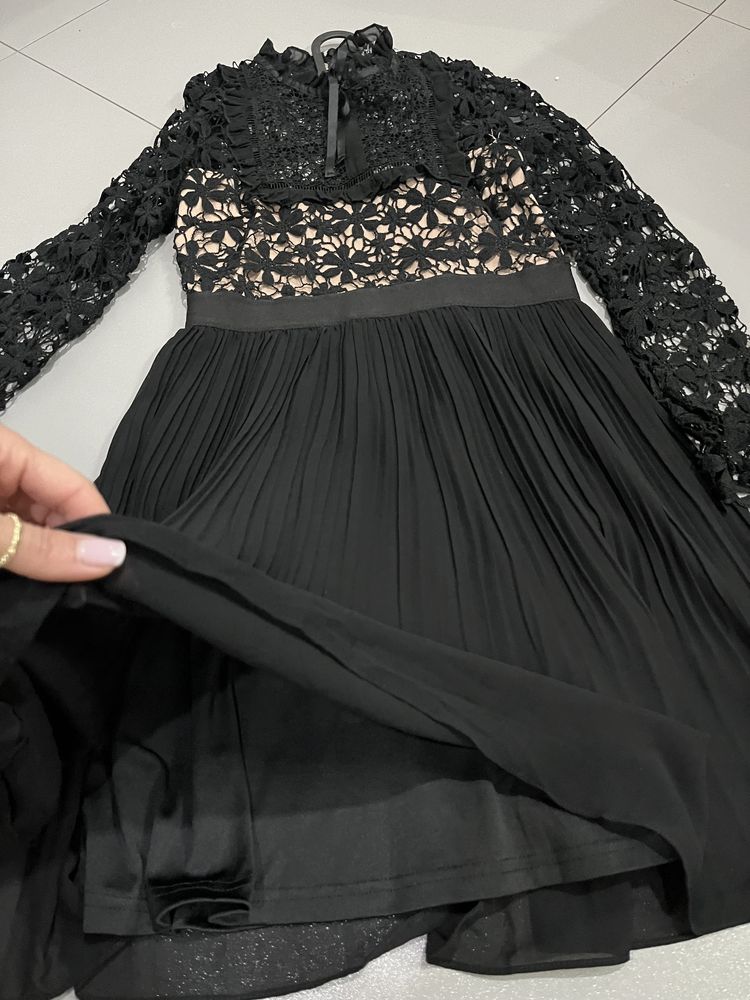Sukienka czarna z gipiurą  roz L na Święta, sylwestra, andrzejki