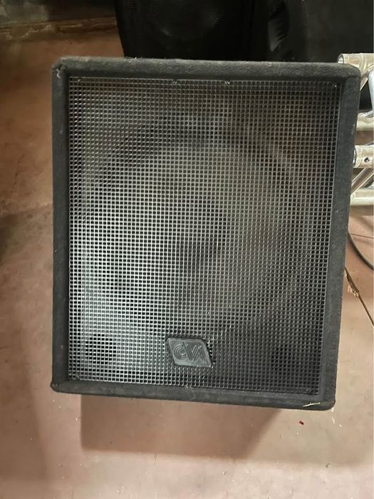 Coluna CVA 15 som de palco