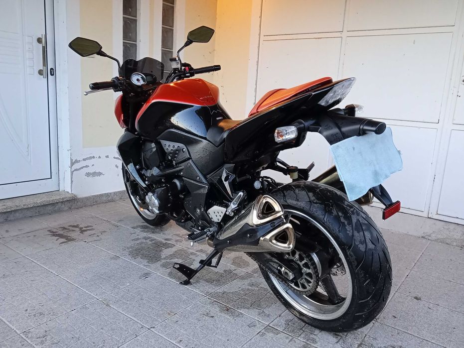 Moto Kawasaki Z1000