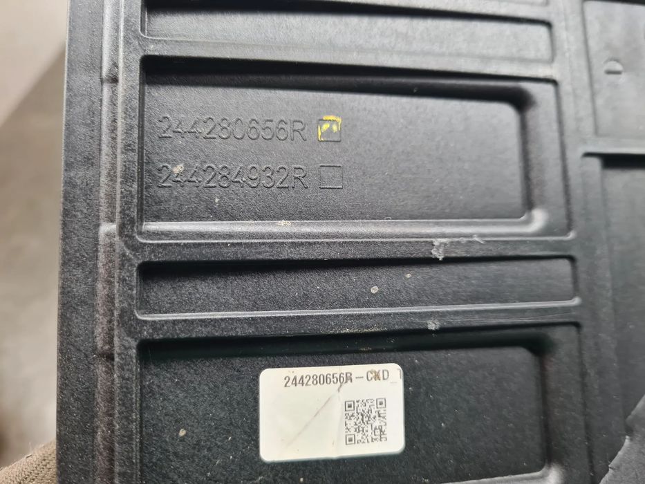 Base / caixa da bateria DACIA Sandero III