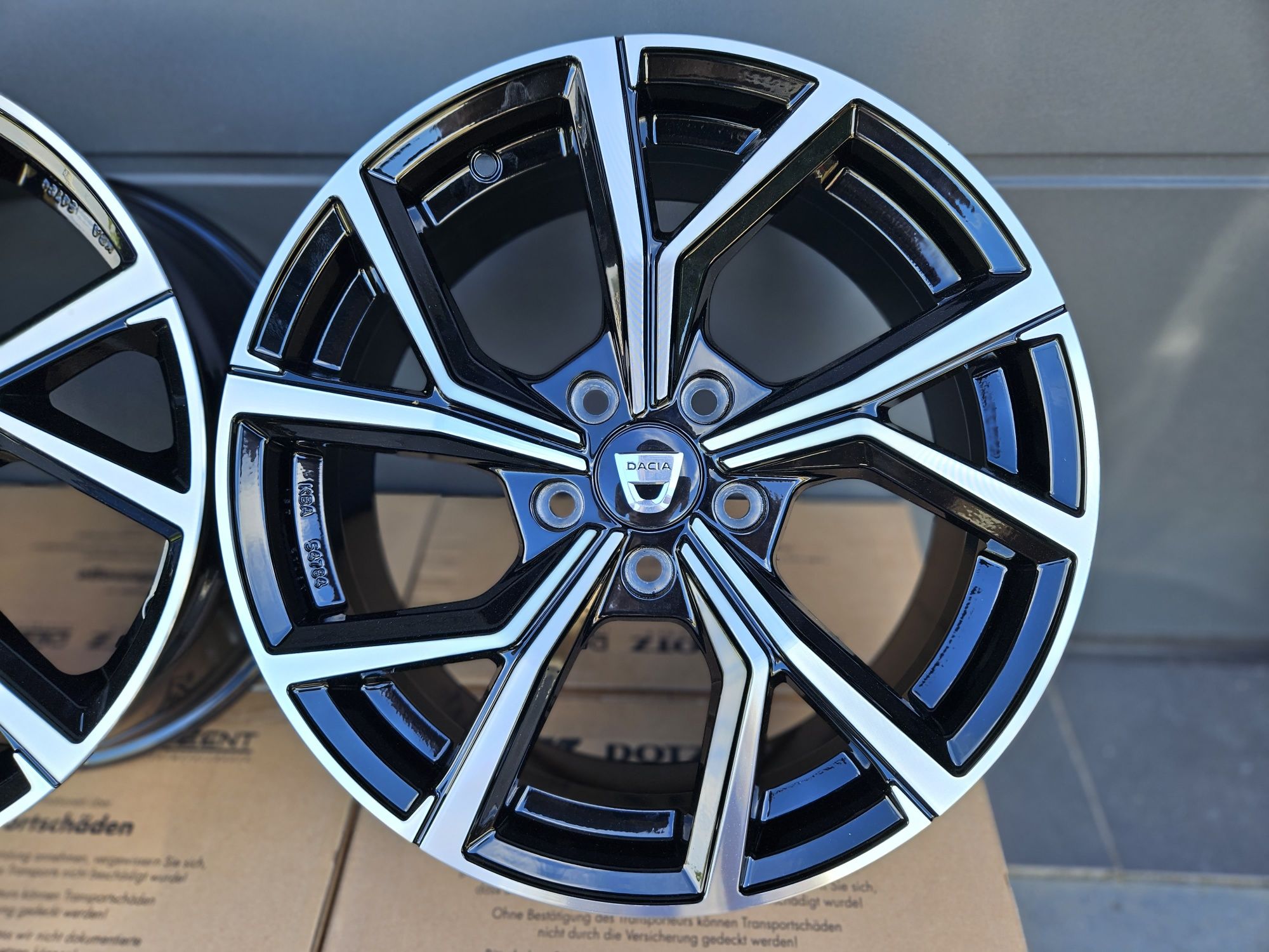 Dacia Duster 16 " Nowe Felgi 5x114,3 Czarne Alufelgi Daster