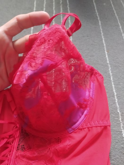 Body koronkowe czerwone sexy na ramiączkach nowe George