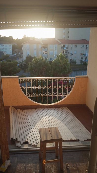 Arranjo estores no Cacém por 11.50€ em Janelas e em Portas 13.50€