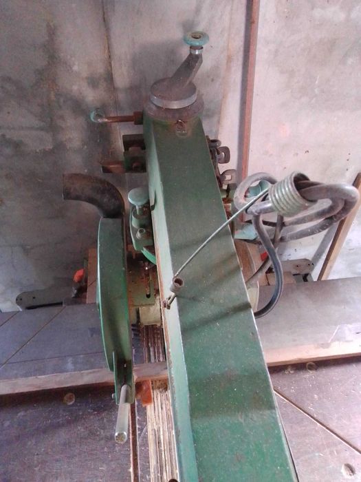 Serra de corte da DeWalt para marcenaria.