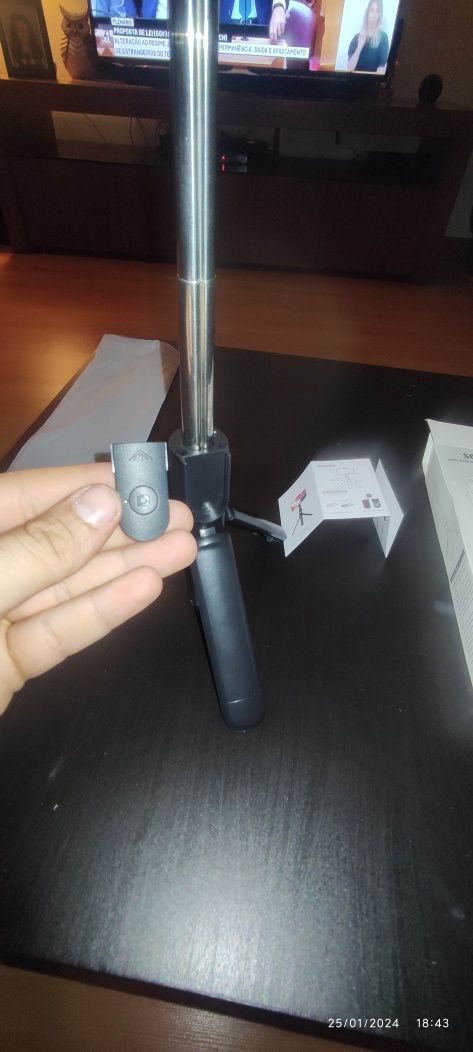 Tripé extensível Selfie Stick, 68cm, Bluetooth