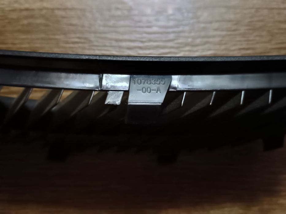 Решетка вентиляции багажника Tesla Model X