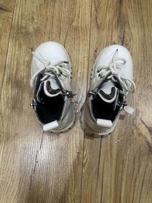 Зимові черевички на дівчинку