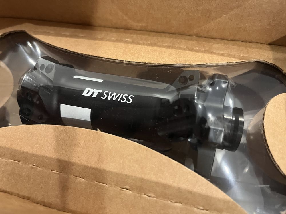 piasta DT Swiss 350 15x110 IS R 28 BM ASM W mtb naped przod 28 h