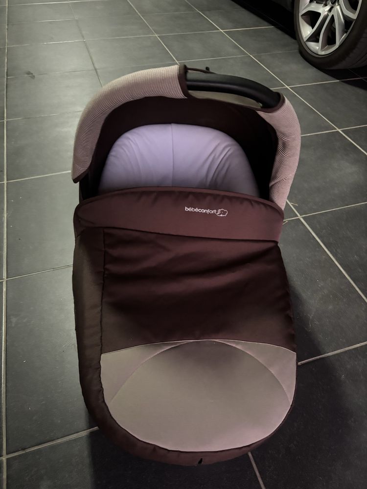 Carrinho de bebé (bebécomfort)+2 adereços
