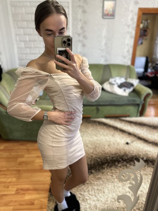 Сукня нарядна бежева