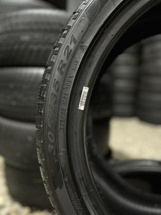 305/35 R21 2 шт. Pirelli Scorpion Winter