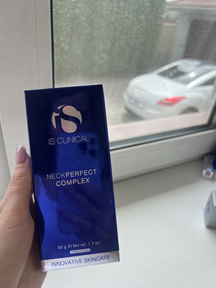Продукція is clinical, spf 50, serum