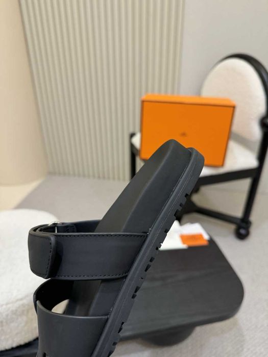 HERMES Chyre sandały luksusowa propozycja na lato buty