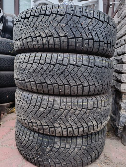 Бу шини зимові Pirelli Ice Zero FR 235 60 r17 рік випуску 2020