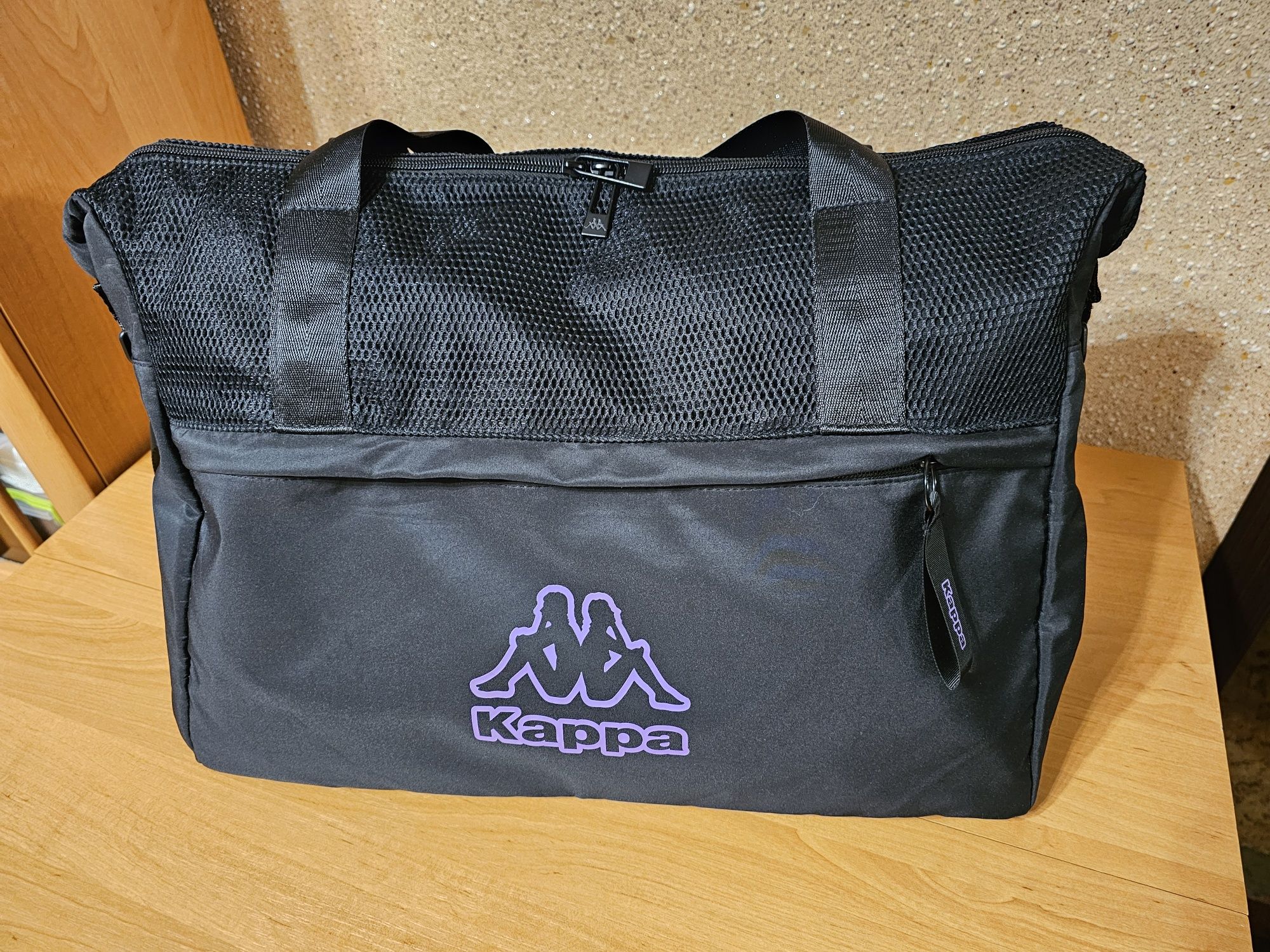 Продам спортивную сумку Kappa