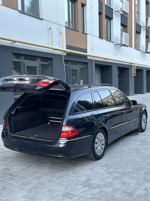 Mercedes-Benz E-Class 2004 рік W211 2.2 cdi Коробка Автомат