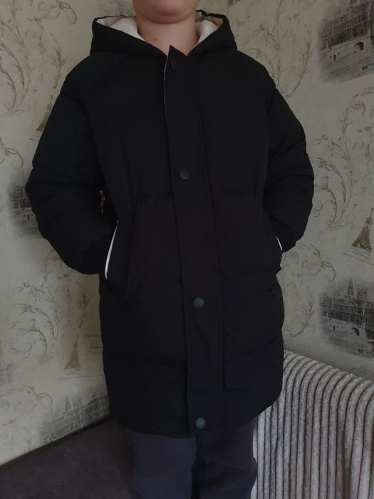 Нова тепла зимова куртка УНІСЕКС чорного кольору, розмір 128-134