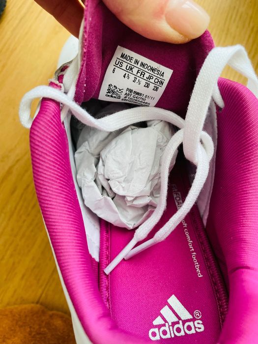 Жіночі кросівки adidas
