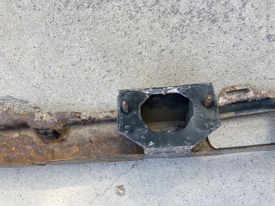 Усілітель заднього бампера Renault Trafic