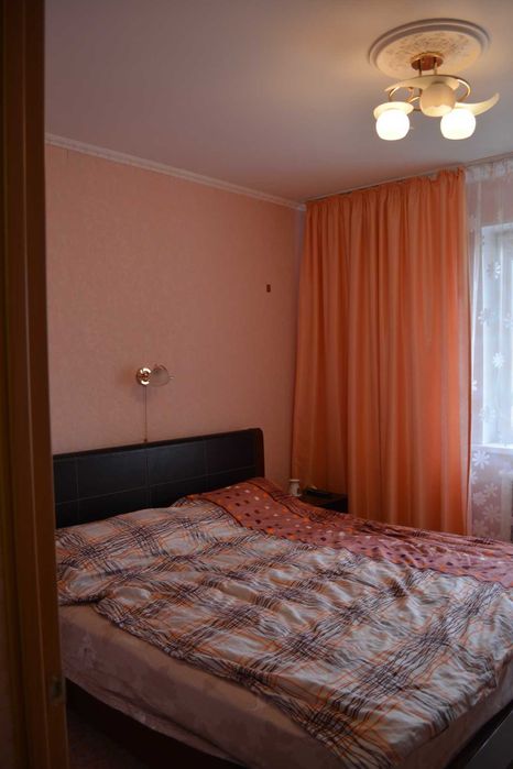 Продам капітальний будинок  у центрі села Молодіжне