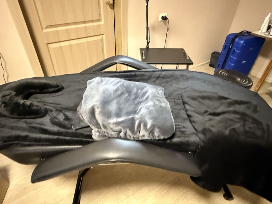 Косметологічна кушетка . Столик . Лампа-лупа. Стілець