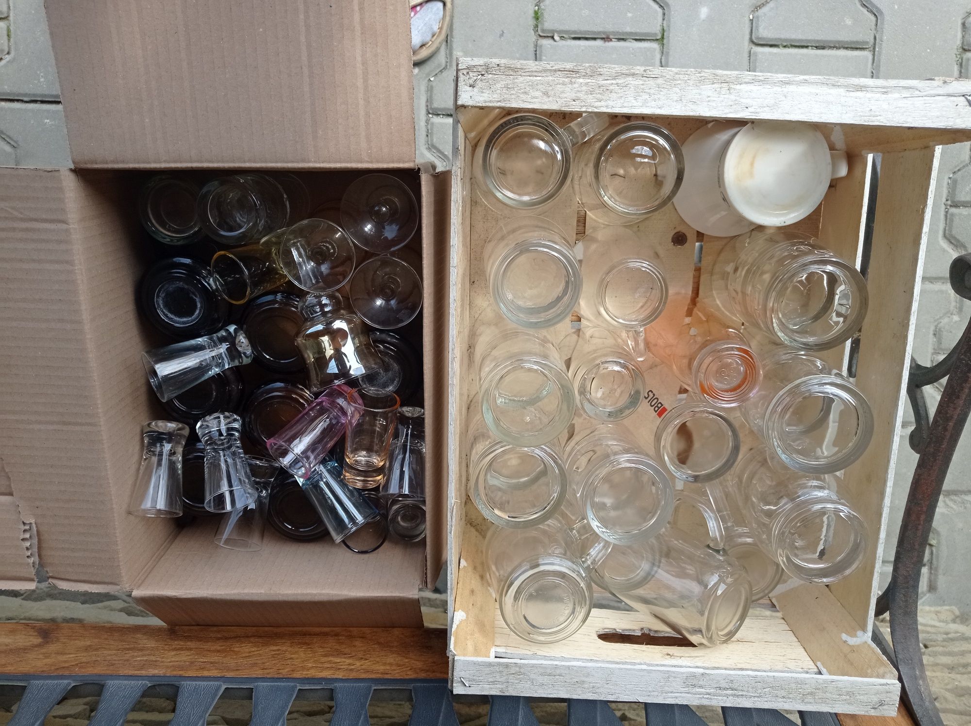 Oddam za 1kg kawy ziarnistej Mk cafe dwa żyrandole oraz niekompletne r