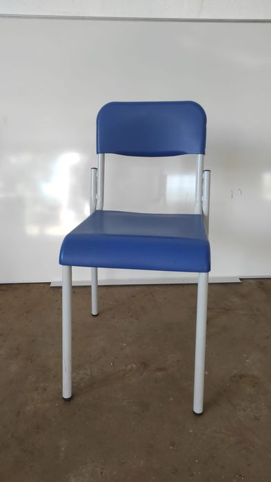 Cadeiras empilháveis
