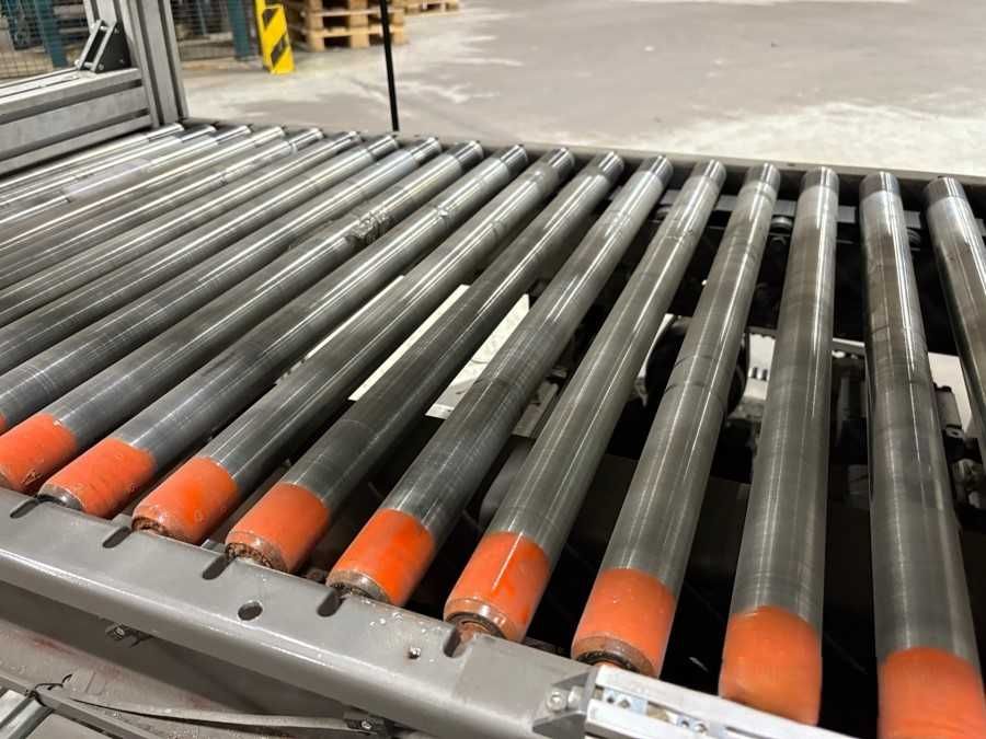 • Przenośnik rolkowy do sortowania • Mowing •