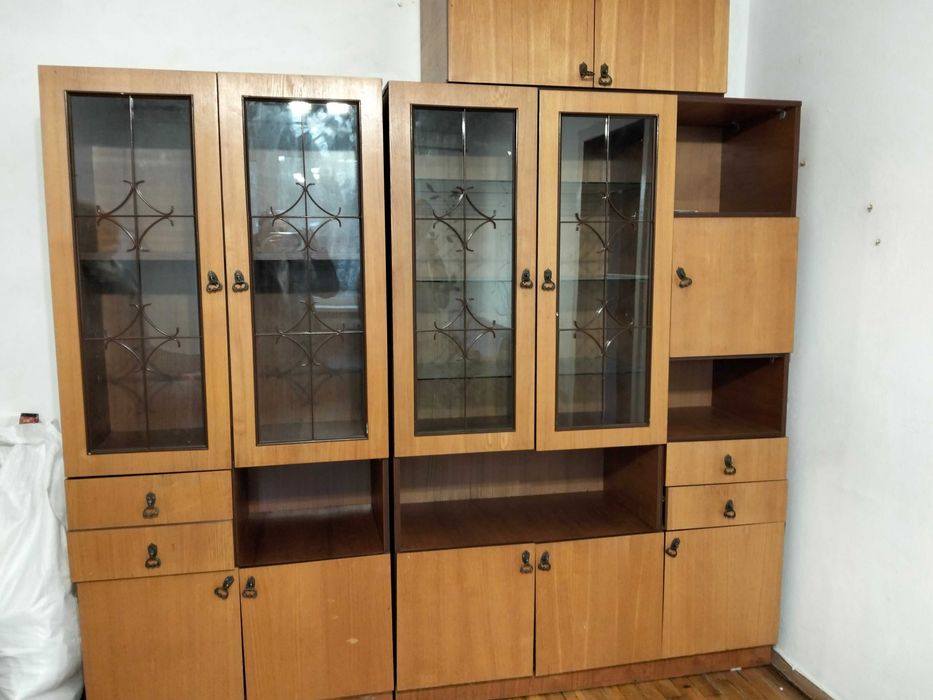 продам стенку-сервант (винтаж)