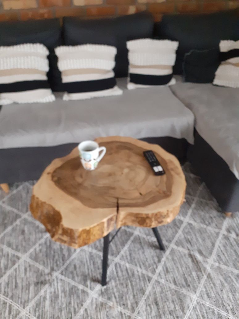 Stolik kawowy z orzecha włoskiego loft
