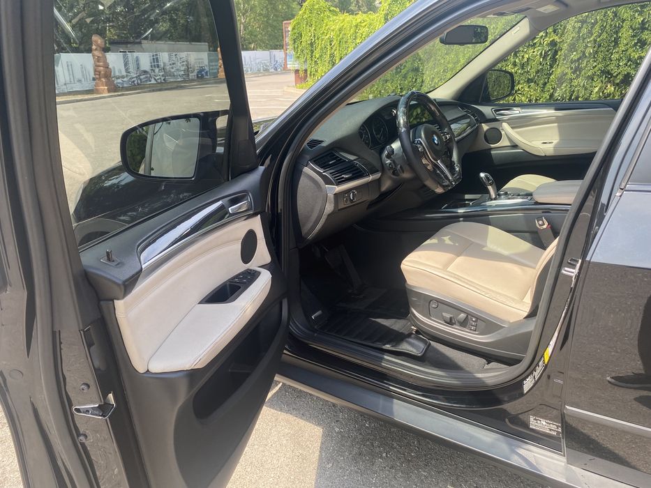 Продам BMW X5 E70 2013 3.0 бензин