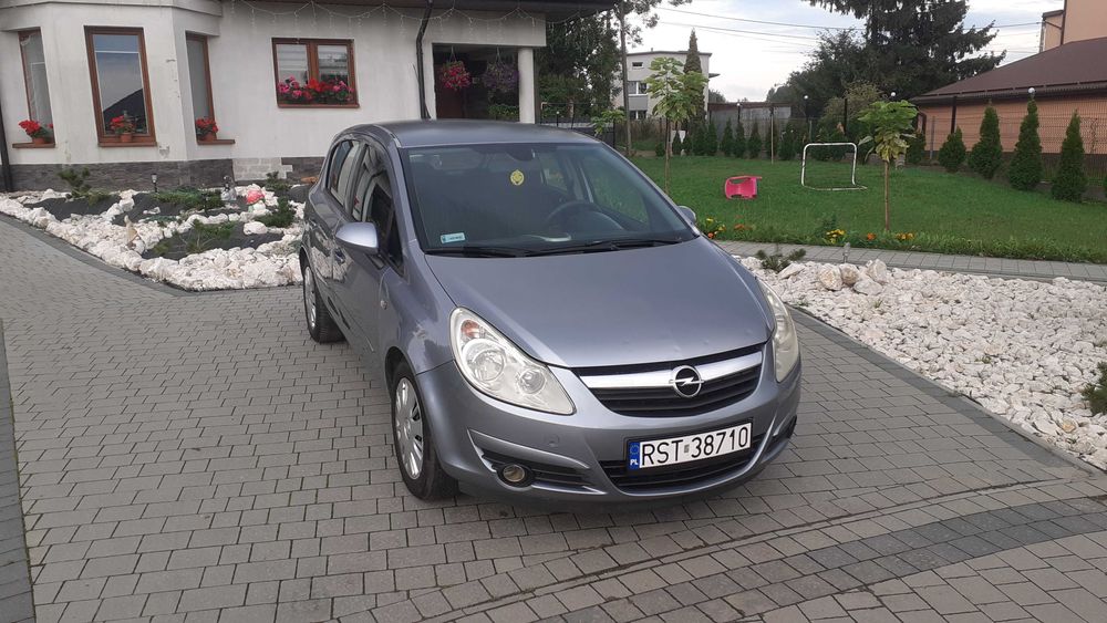 Opel Corsa D.   Benzyna 1.2   Klimatyzacja,tempomat,komputer. Bez rdzy