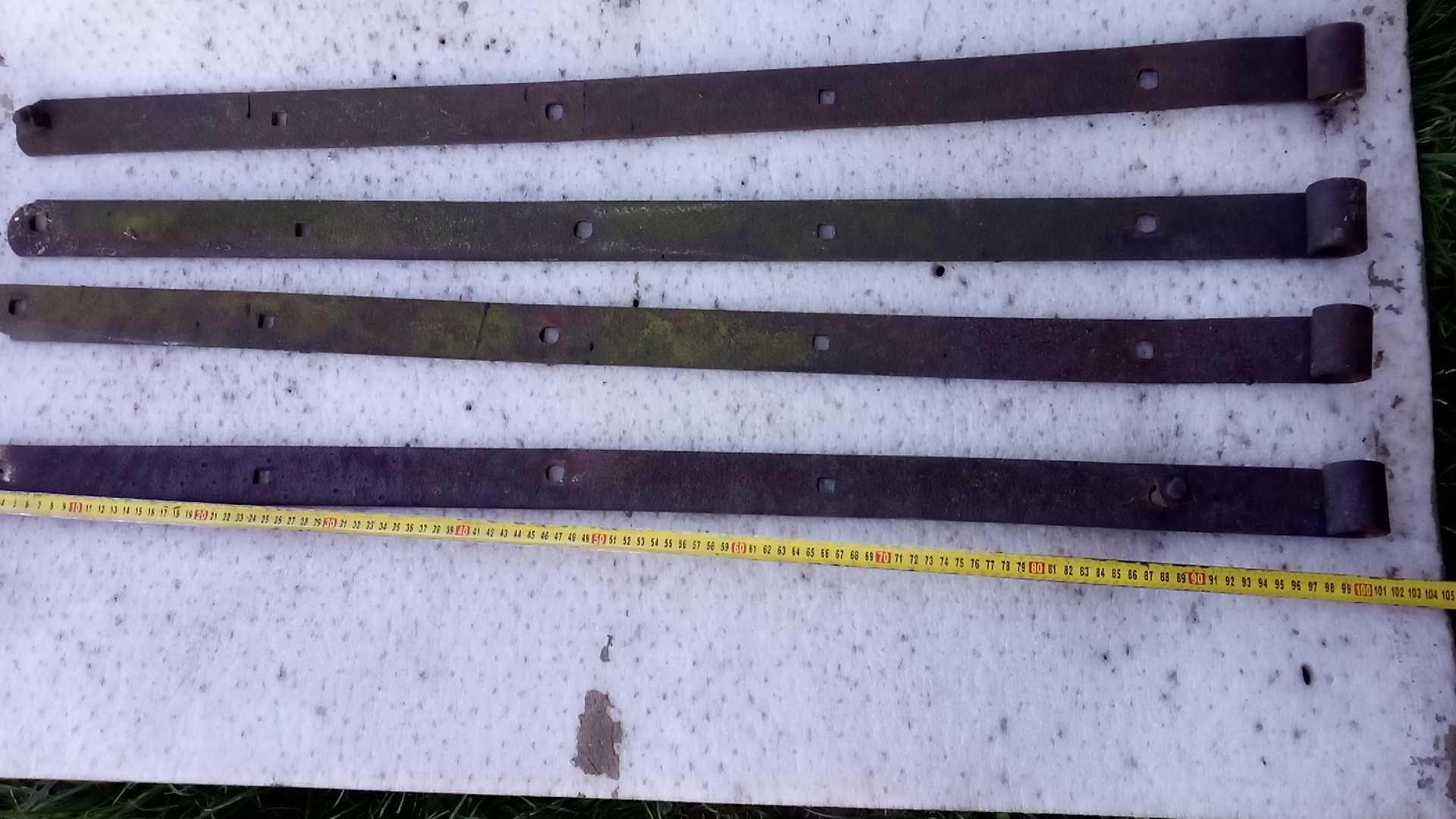 Stare zawiasy zdjęte że stodoły