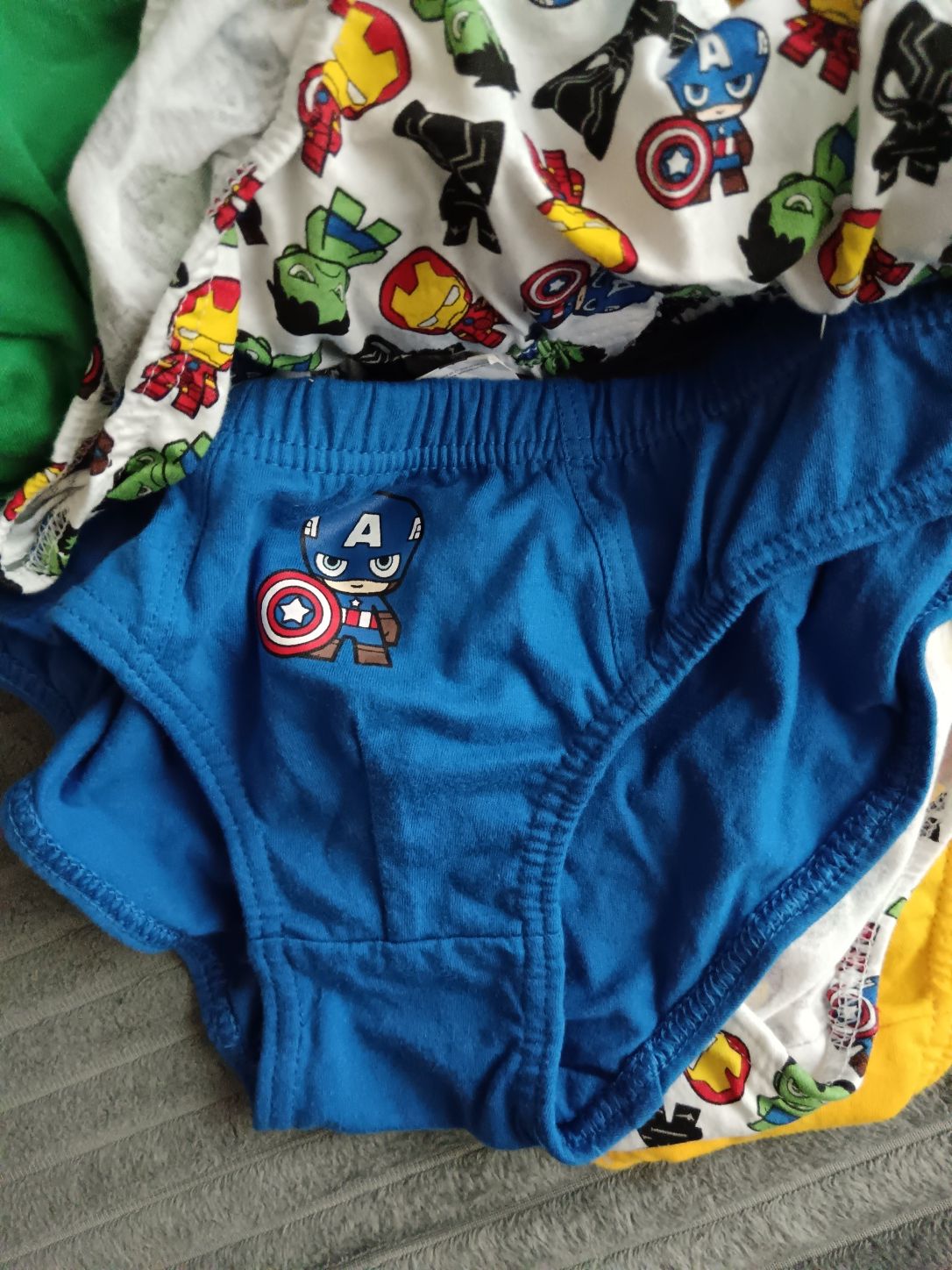 Nowe slipki 7szt rozm. 134/134 Marvel Reserved l
